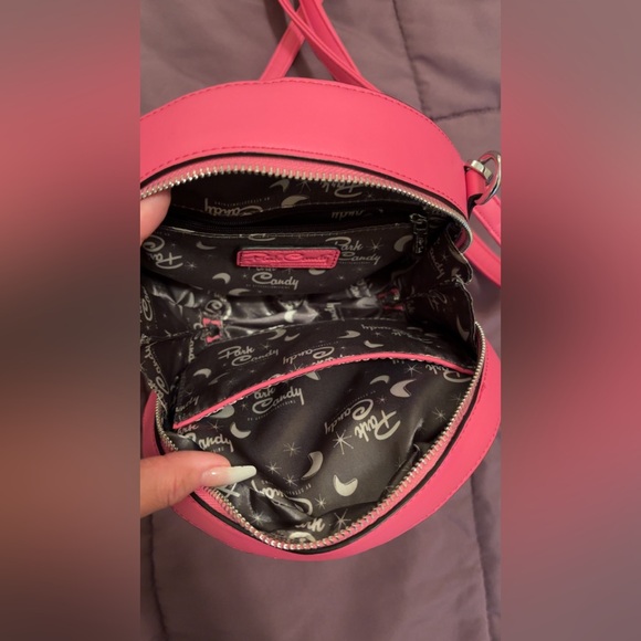 Disney Epcot Bubble Gum Wall Purse - Picture 6 of 11